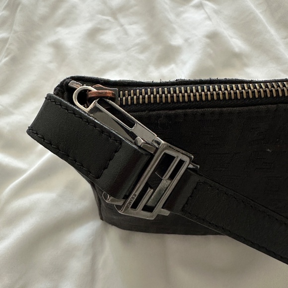 Vintage Fendi Pochette - Picture 2 of 3